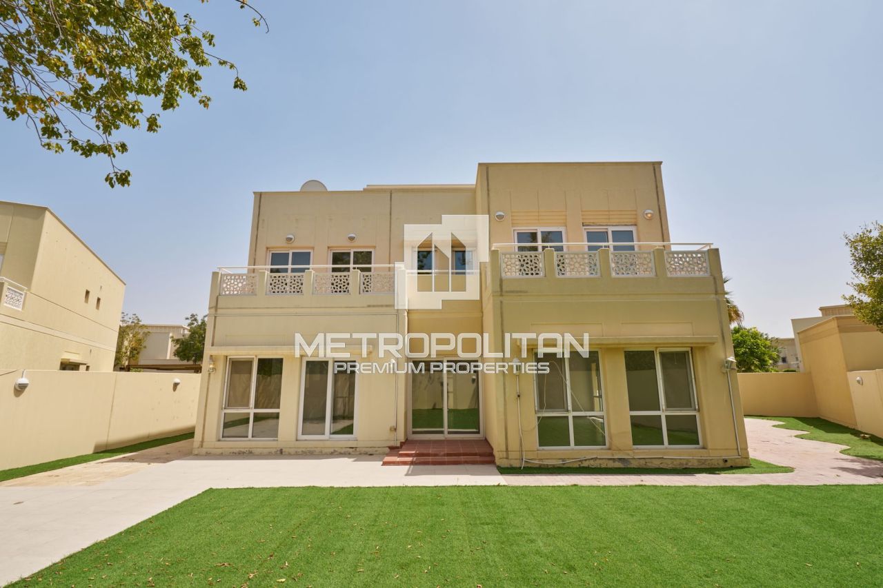 Villa en Dubái, EAU, 353 m2 - imagen 1