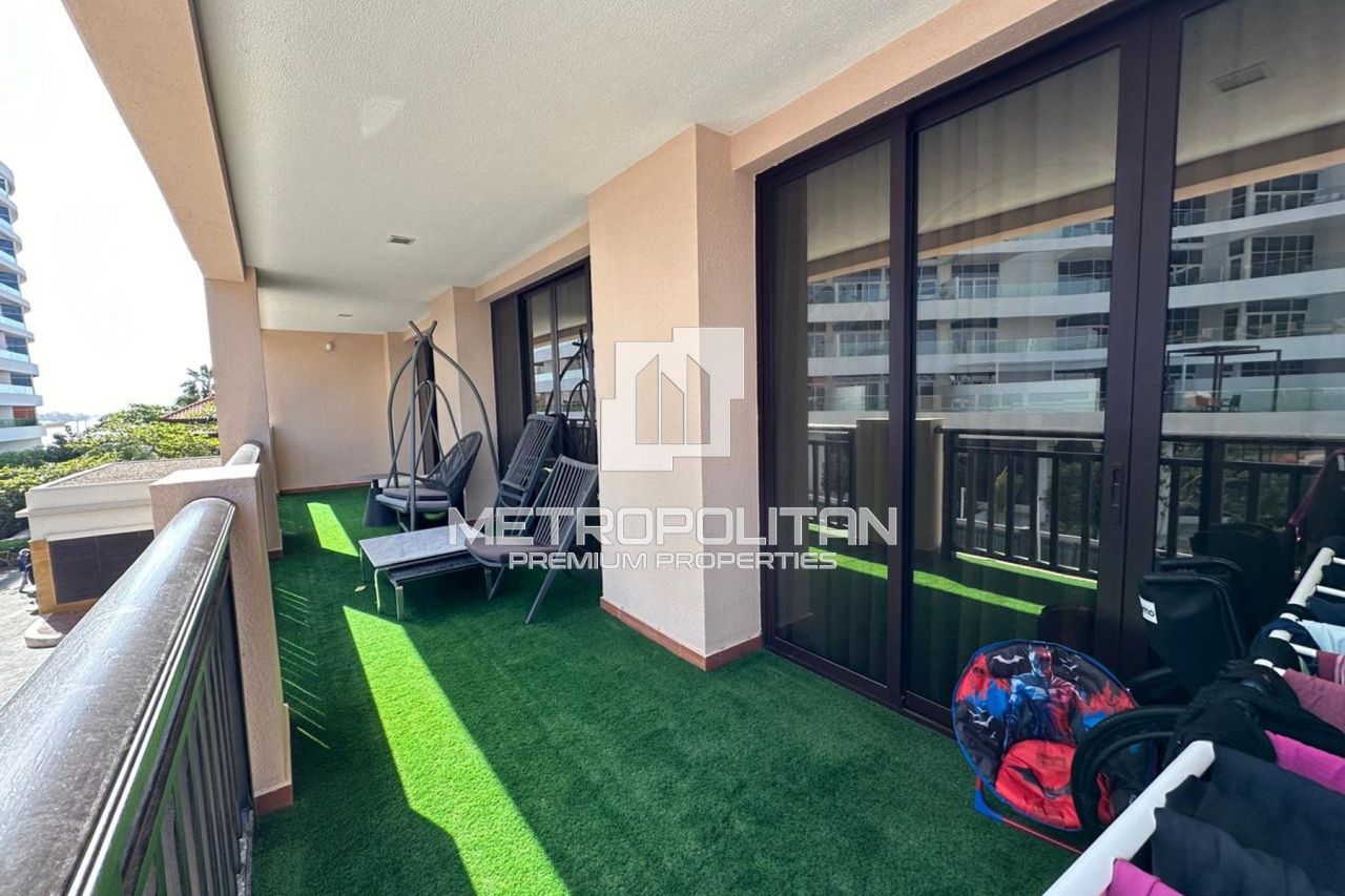 Apartment in Dubai, UAE, 165 sq.m - picture 1