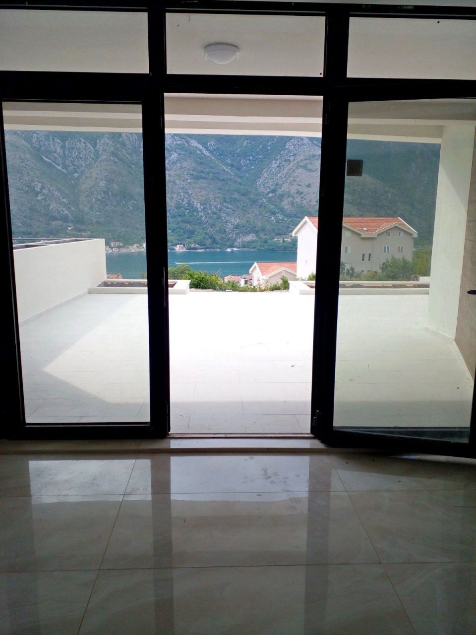 Flat in Kotor, Montenegro, 54 sq.m - picture 1