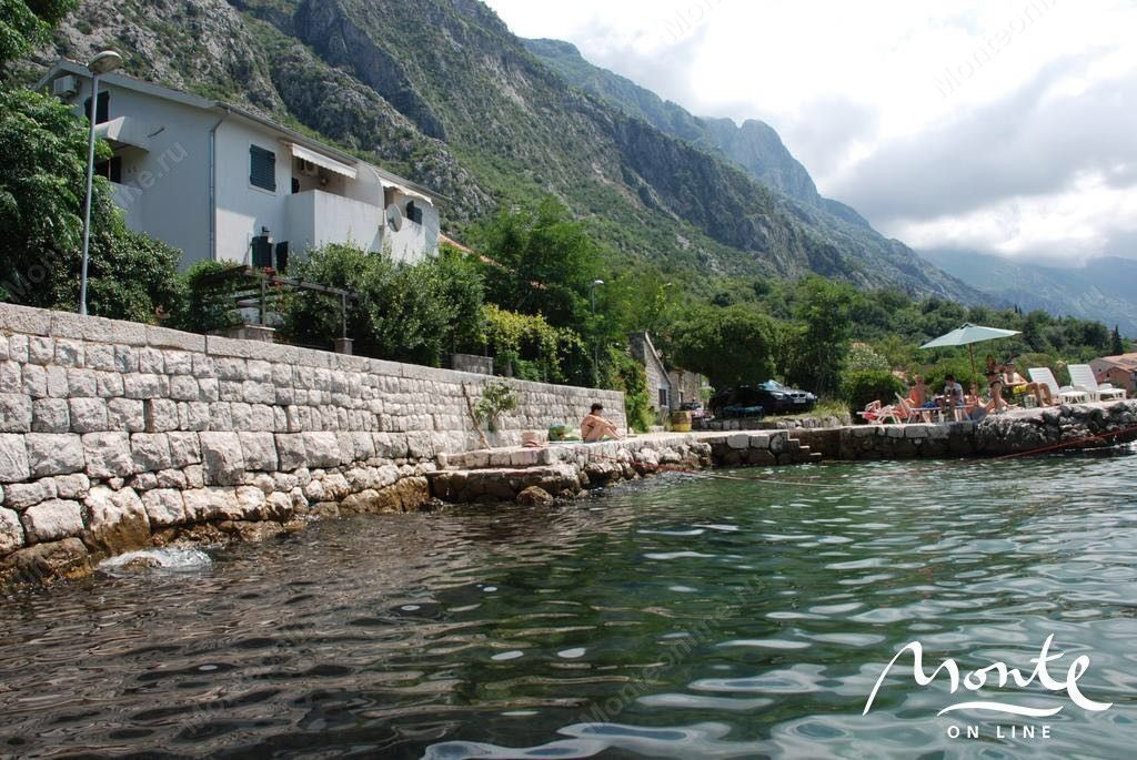 Townhouse in Kotor, Montenegro, 100 sq.m - picture 1