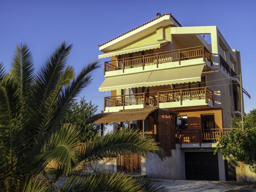 House in Nea Makri, Greece, 414 sq.m - picture 1