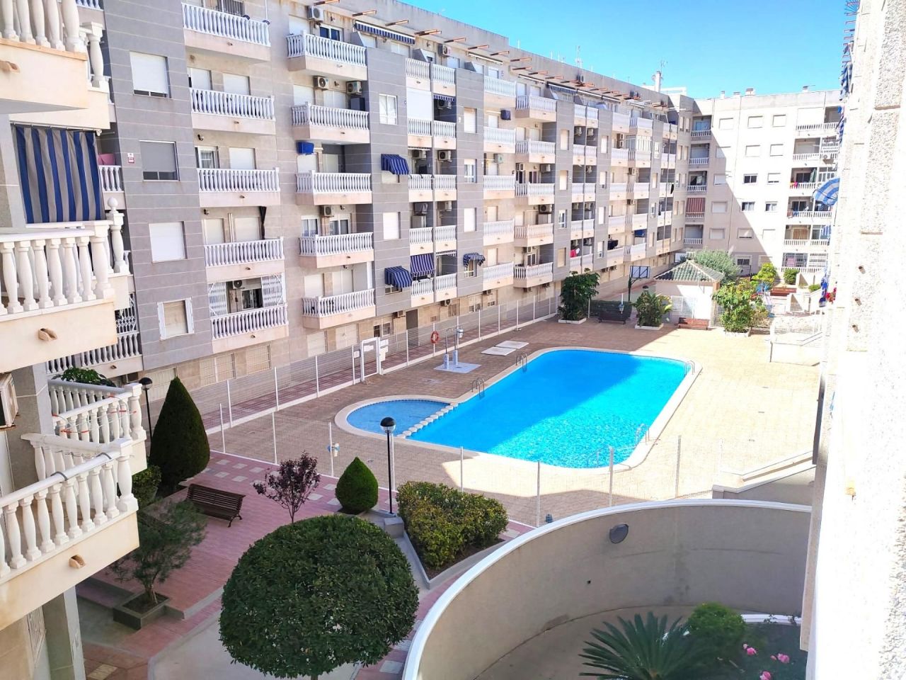Flat in Torrevieja, Spain, 49 sq.m - picture 1