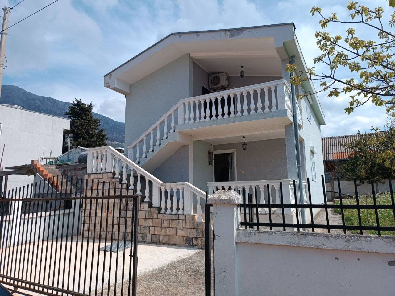 Haus in Dobra Voda, Montenegro, 110 m2 - Foto 1