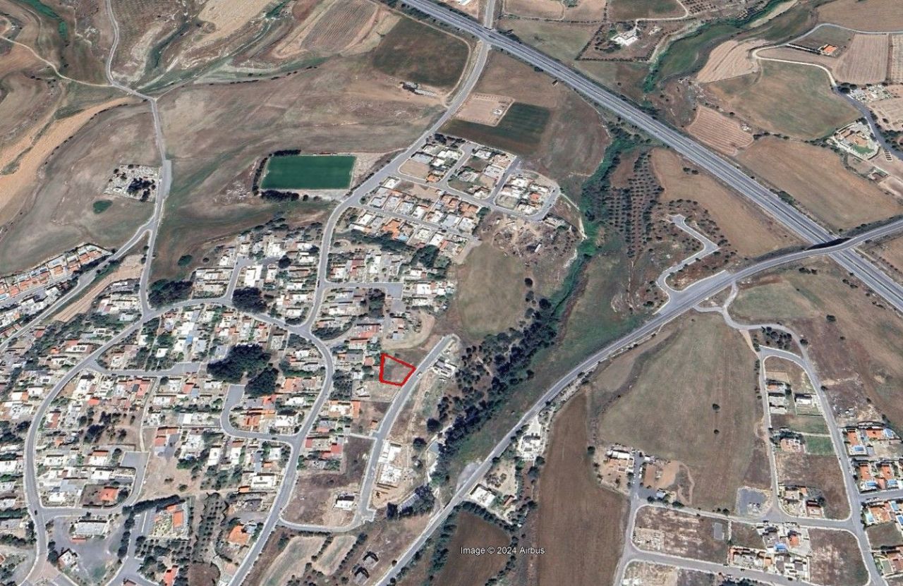 Land in Paphos, Cyprus, 766 sq.m - picture 1