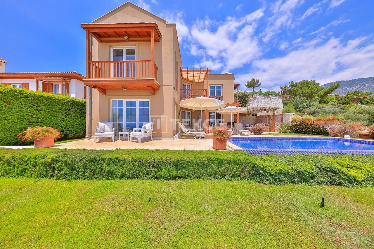 Villa in Kalkan, Turkey, 300 sq.m - picture 1