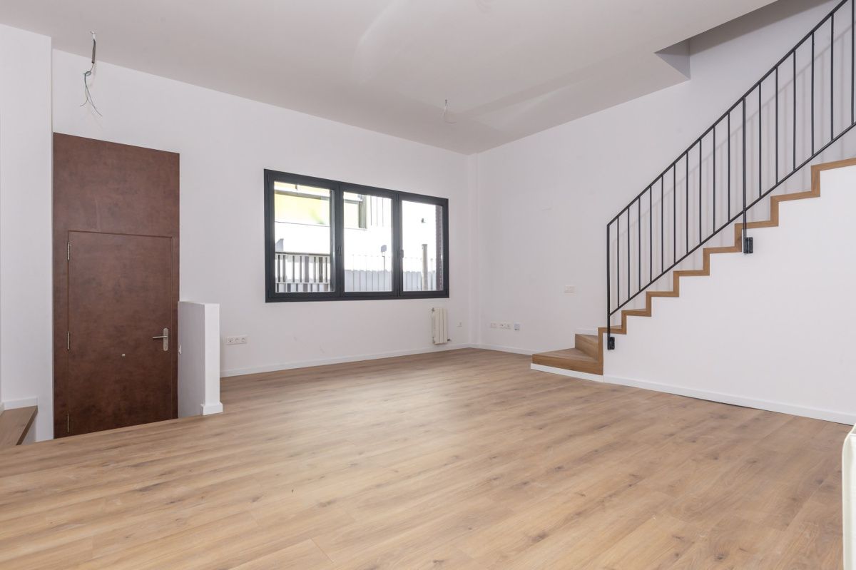 Flat in Barcelona, Spain, 127 sq.m - picture 1
