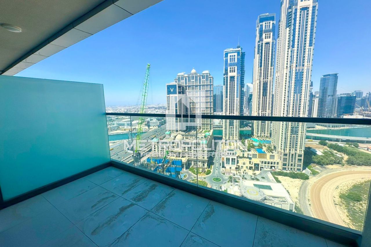 Apartment in Dubai, UAE, 62 sq.m - picture 1