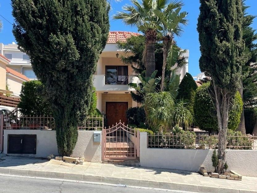 Villa in Limassol, Cyprus, 240 sq.m - picture 1