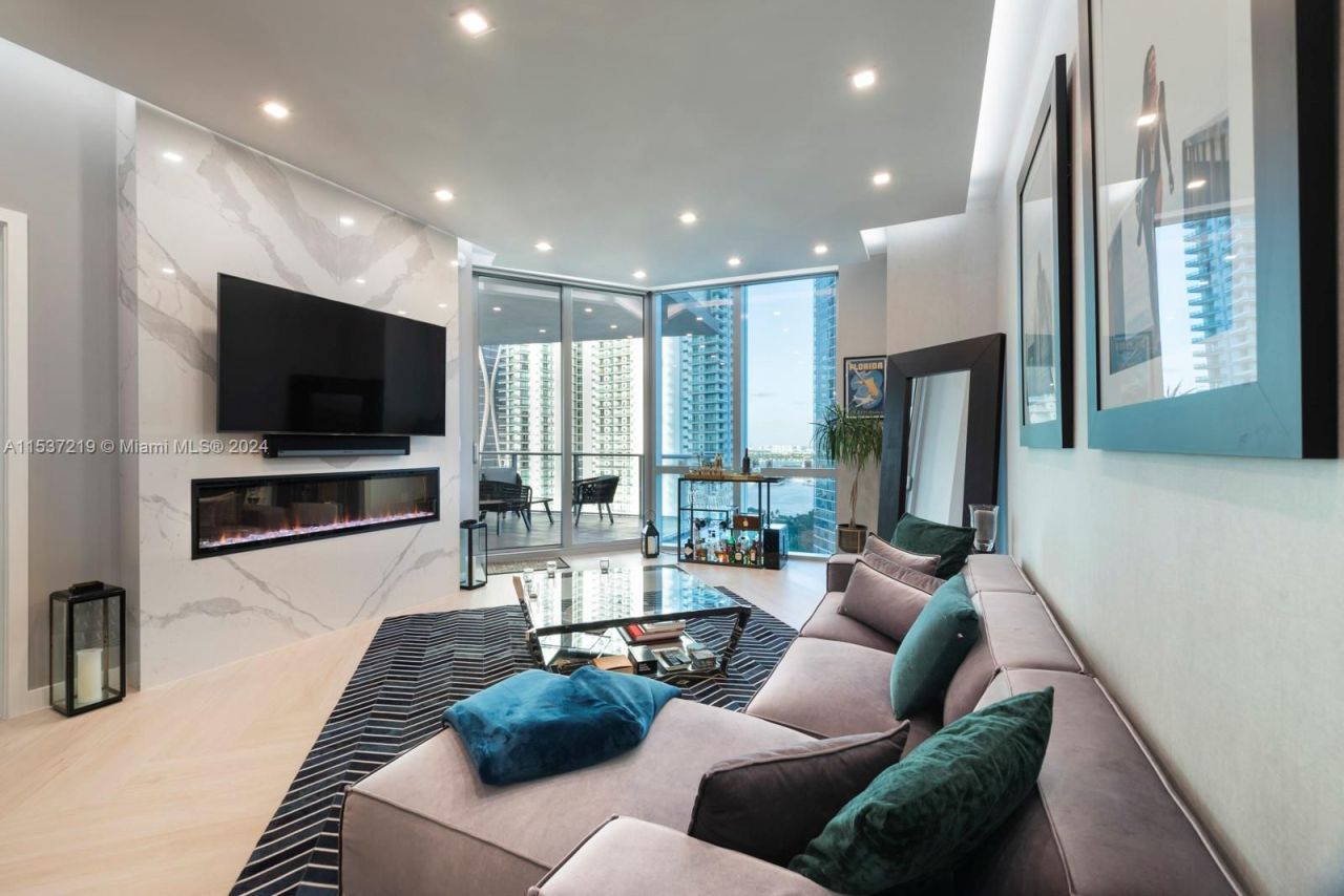 Appartement à Miami, États-Unis, 120 m2 - image 1