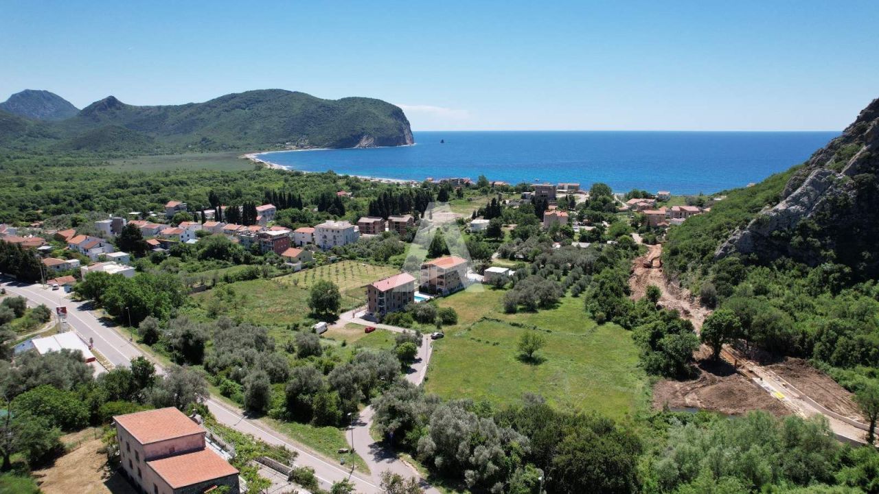 Land in Buljarica, Montenegro, 1 150 sq.m - picture 1