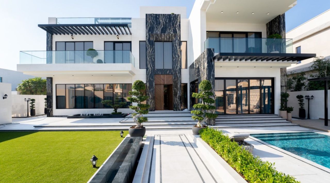 Villa in Dubai, UAE, 883 sq.m - picture 1