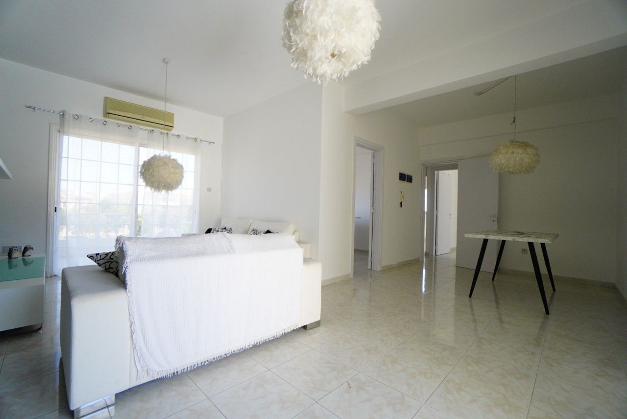 Apartment in Larnaca, Cyprus, 90 sq.m - picture 1