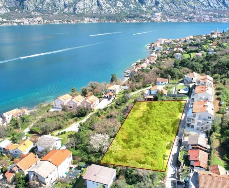 Land in Prcanj, Montenegro, 2 970 sq.m - picture 1