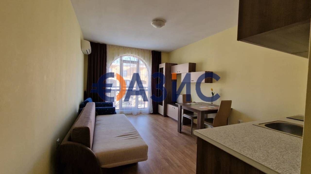 Apartment in Elenite, Bulgaria, 28.1 sq.m - picture 1