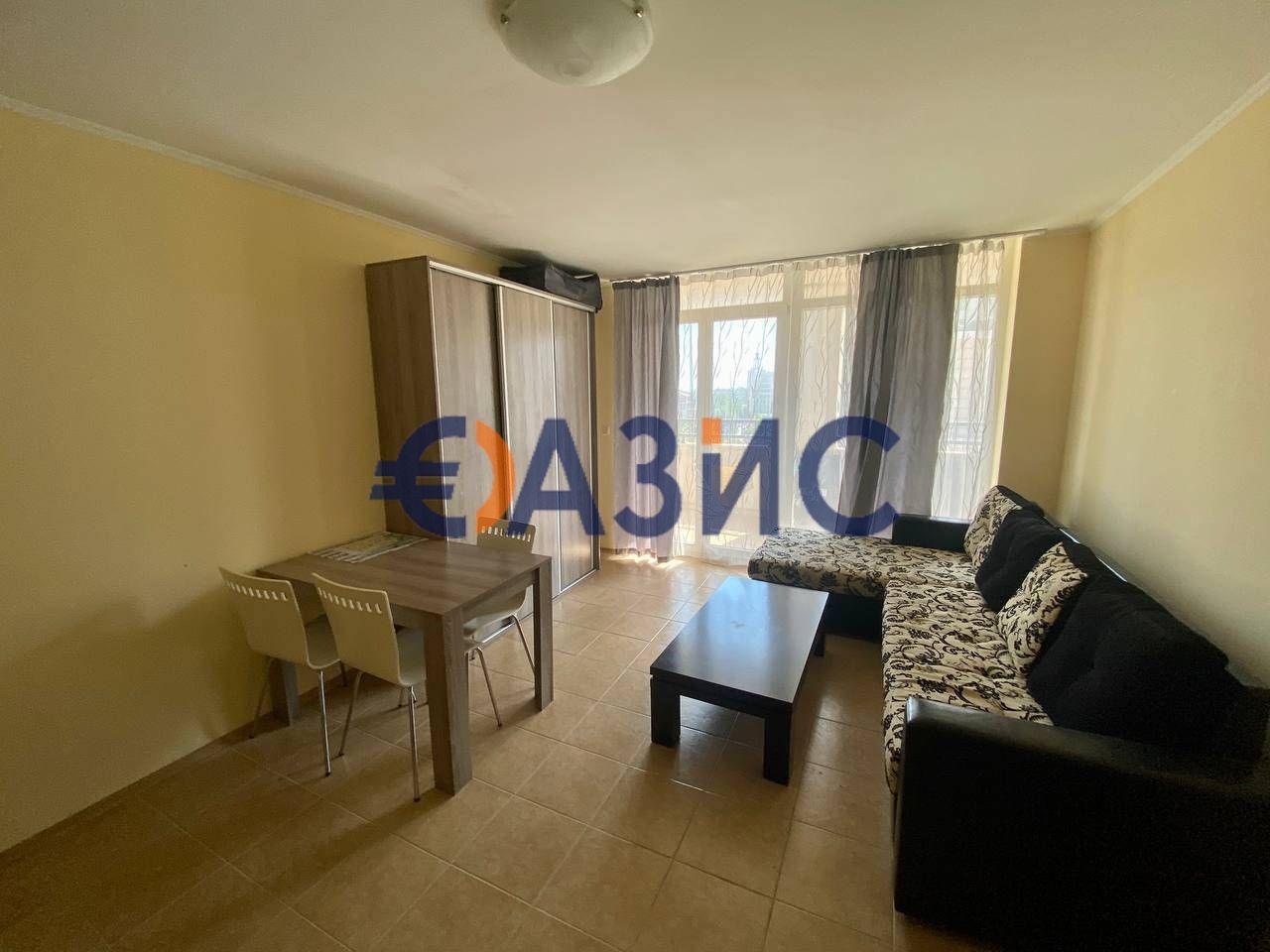 Apartment in Pomorie, Bulgaria, 71.1 sq.m - picture 1