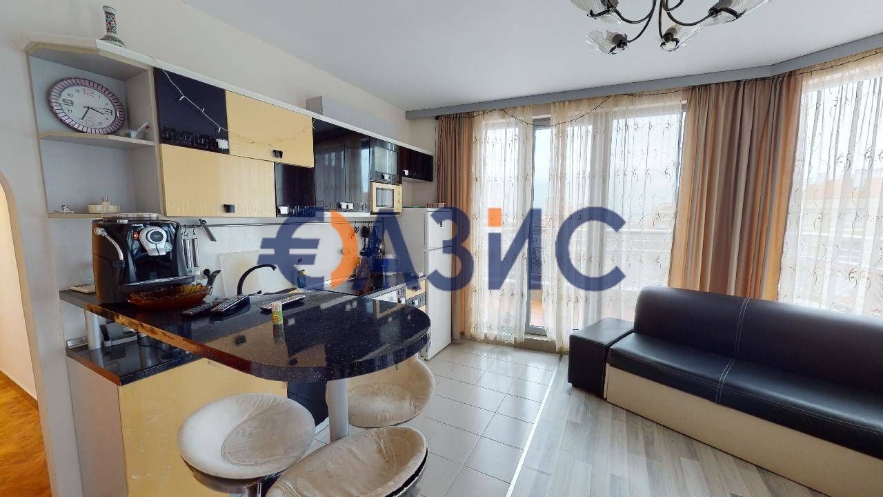Apartment in Pomorie, Bulgaria, 106 sq.m - picture 1