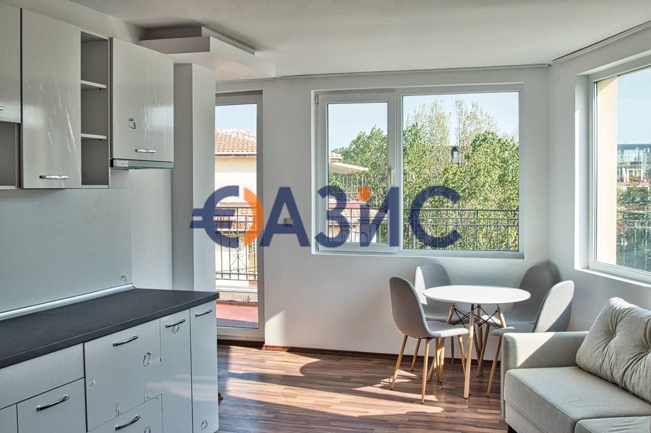Appartement à Slantchev Briag, Bulgarie, 99 m2 - image 1