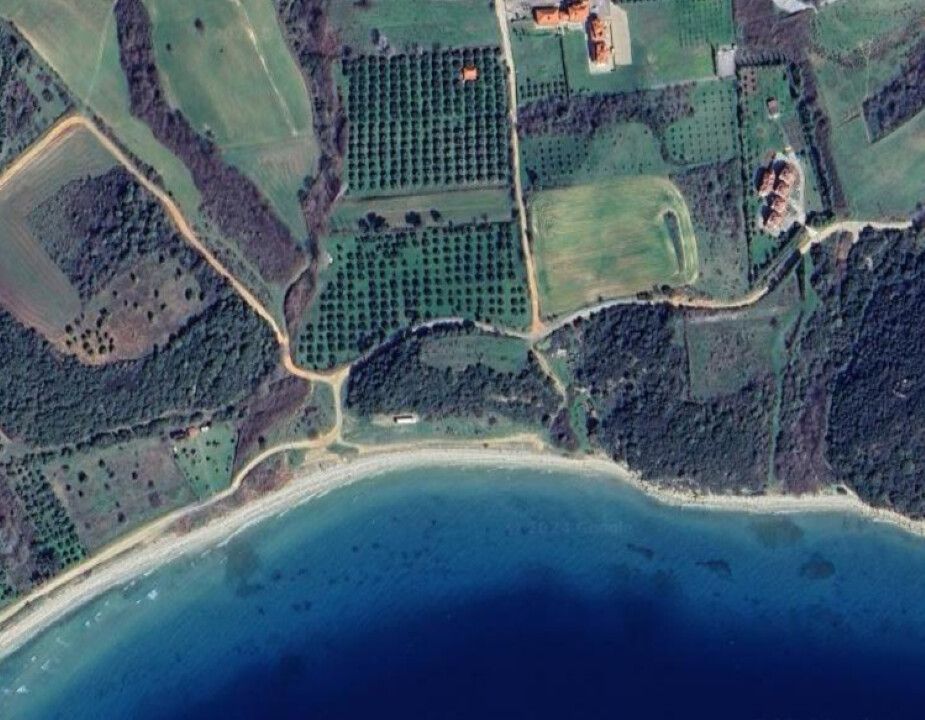 Land in Chalkidiki, Greece, 7 000 sq.m - picture 1