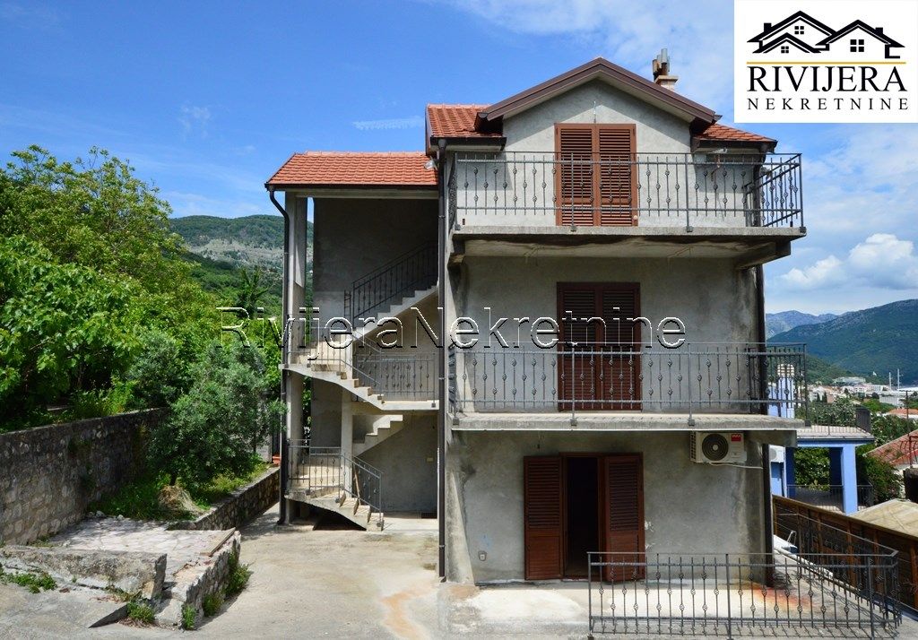 Haus in Herceg-Novi, Montenegro, 310 m2 - Foto 1
