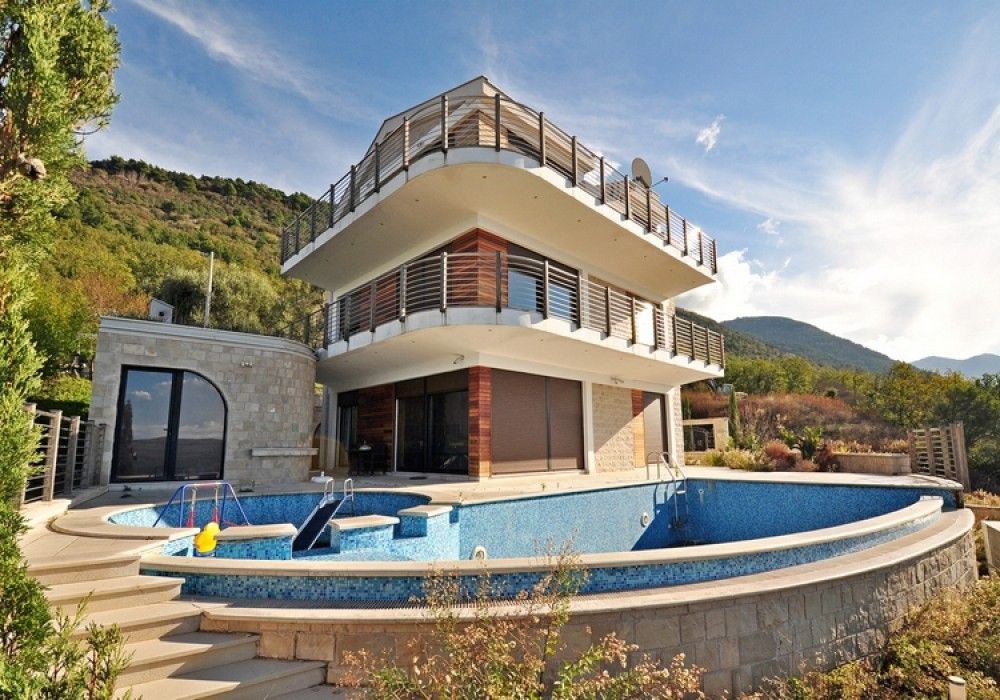 Villa in Kotor, Montenegro, 310 sq.m - picture 1