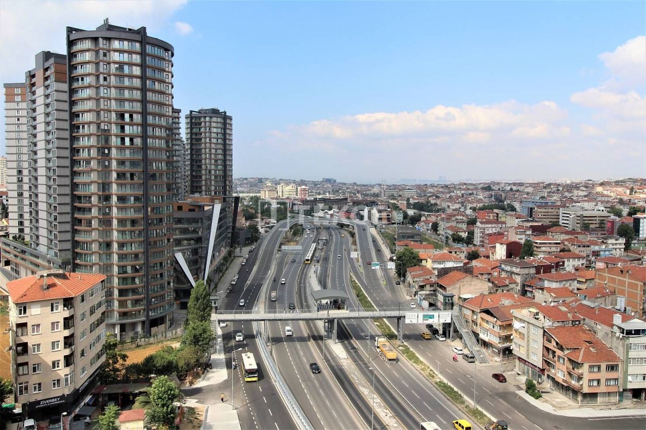 Apartment in Istanbul, Turkey, 216 sq.m - picture 1