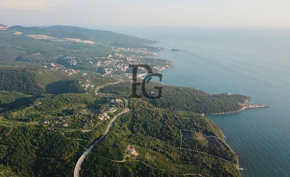 Land in Dobra Voda, Montenegro, 22 500 sq.m - picture 1