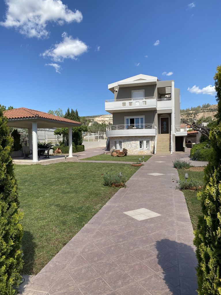 Villa in Athens, Greece, 293.59 sq.m - picture 1