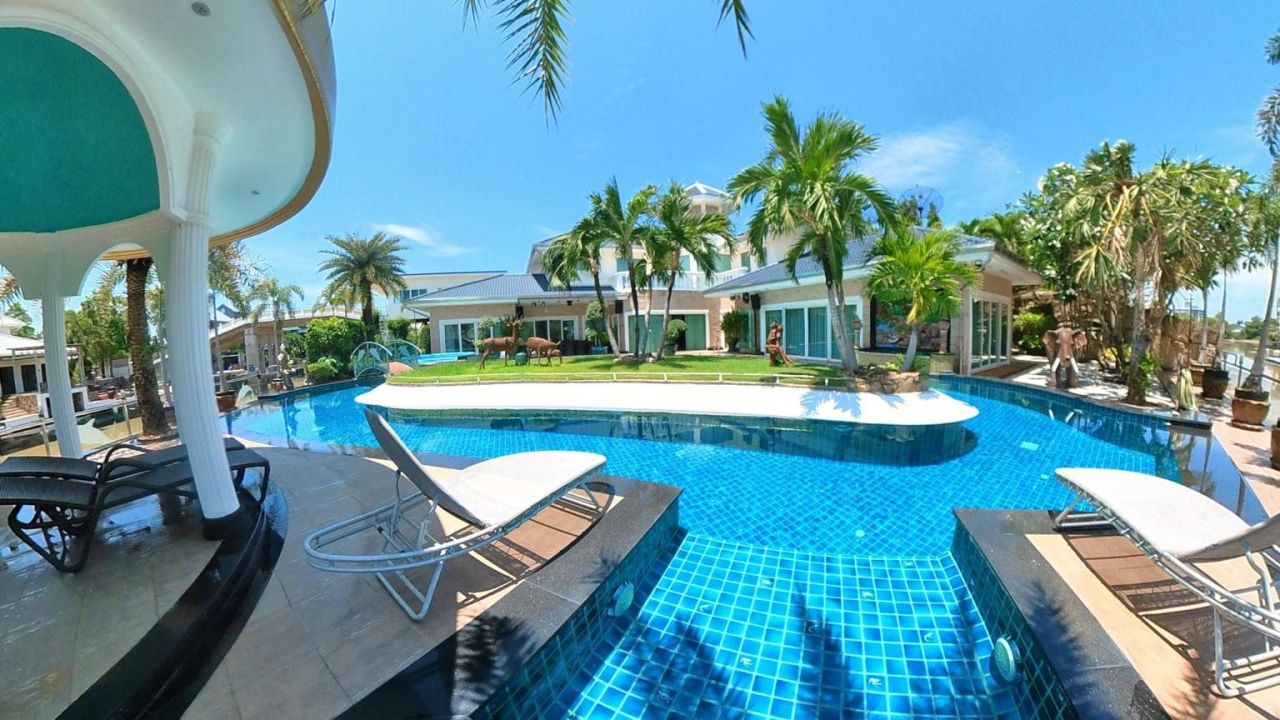 Villa in Pattaya, Thailand, 607 sq.m - picture 1