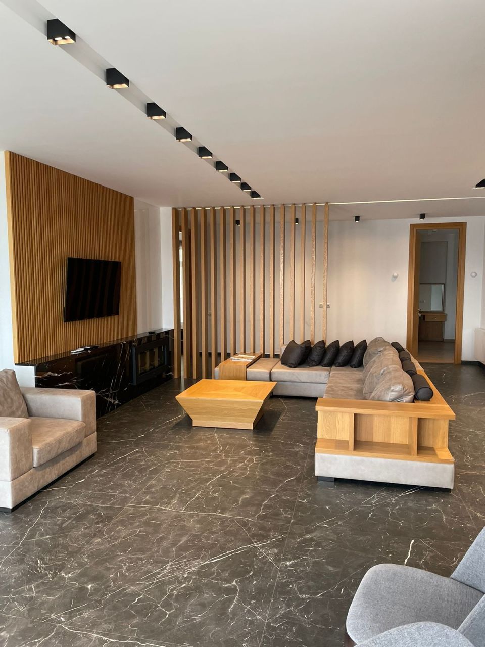 Appartement à Tbilissi, Géorgie, 420 m2 - image 1