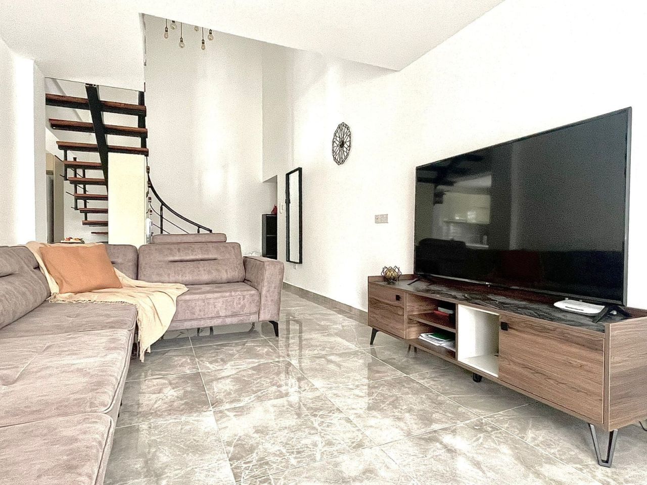 Apartment in Alsancak, Cyprus, 110 sq.m - picture 1