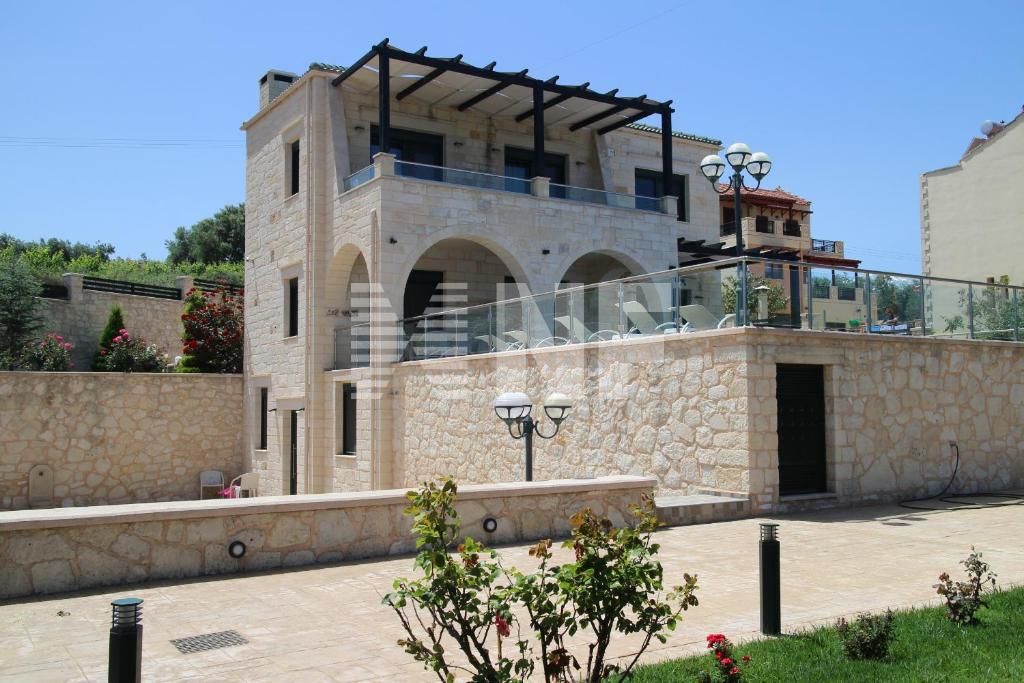 Villa in Chania, Greece, 330 sq.m - picture 1