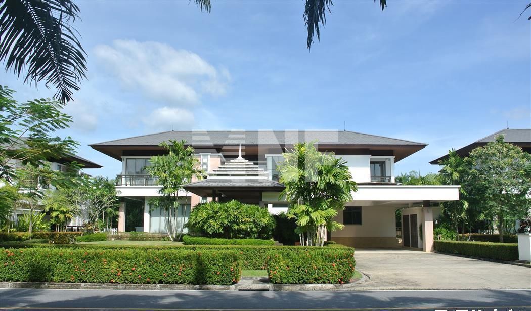 Villa in Phuket, Thailand, 452 sq.m - picture 1