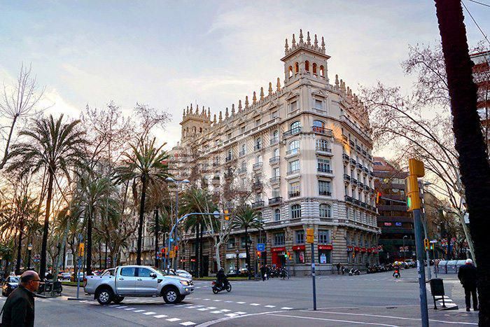 Commercial property in Barcelona, Spain, 959 sq.m - picture 1