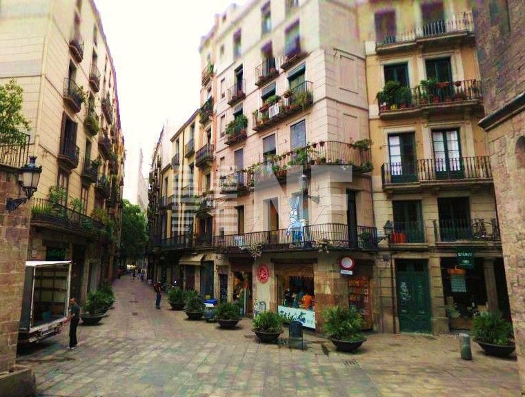 Shop in Barcelona, Spain, 25 sq.m - picture 1