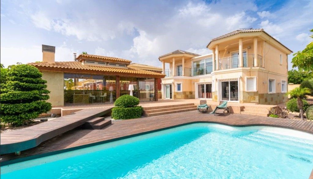 Villa in Torrevieja, Spanien, 480 m2 - Foto 1