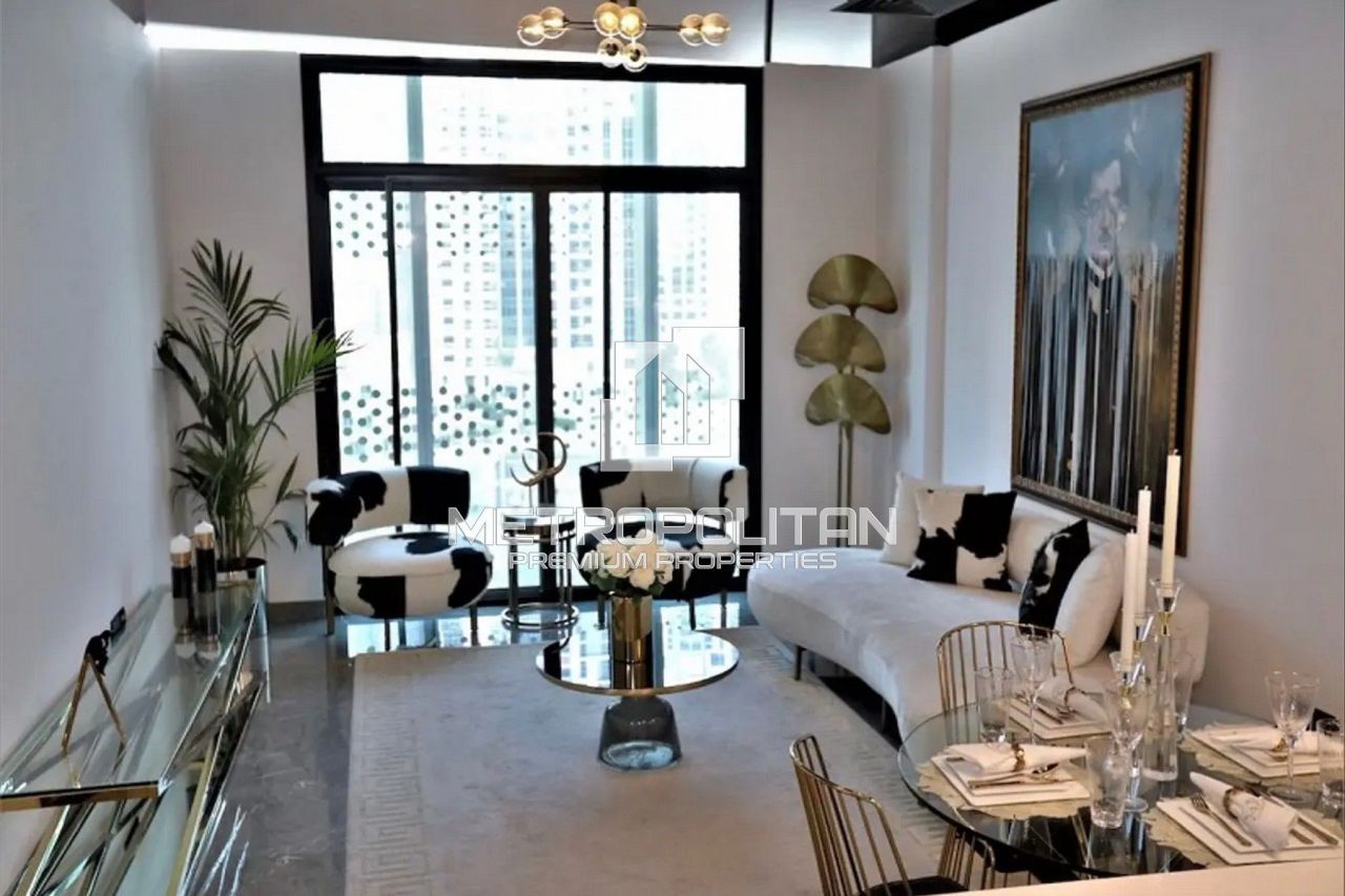 Apartment in Dubai, UAE, 39 sq.m - picture 1