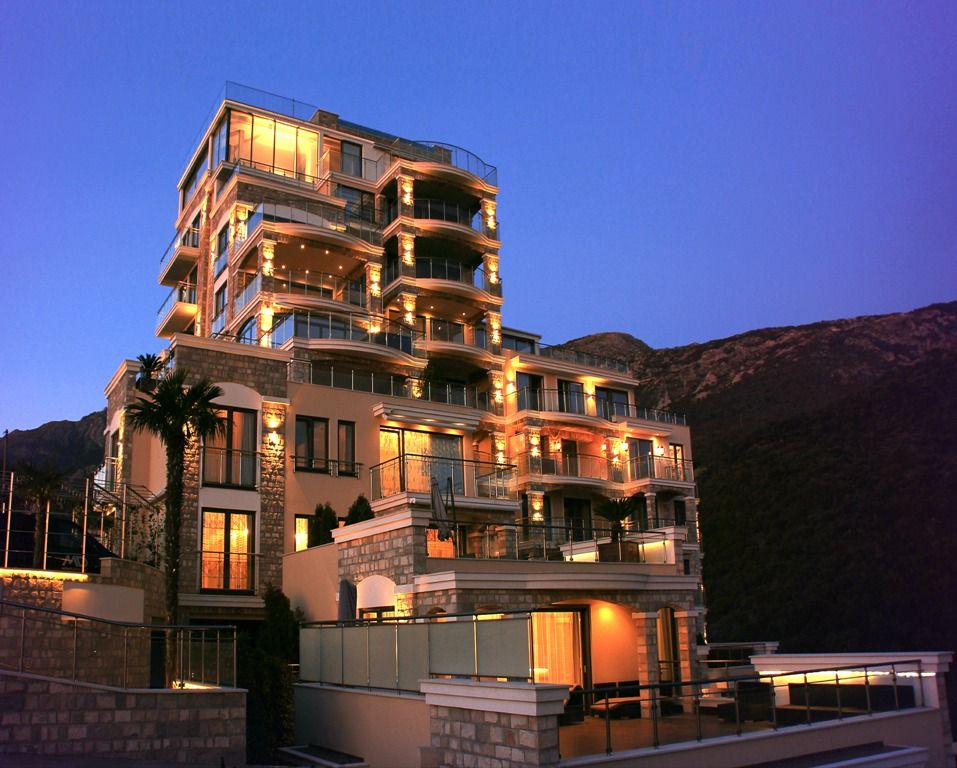 Apartment in Becici, Montenegro, 146 sq.m - picture 1