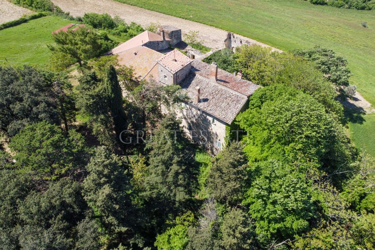 Château à Todi, Italie, 819.55 m2 - image 1