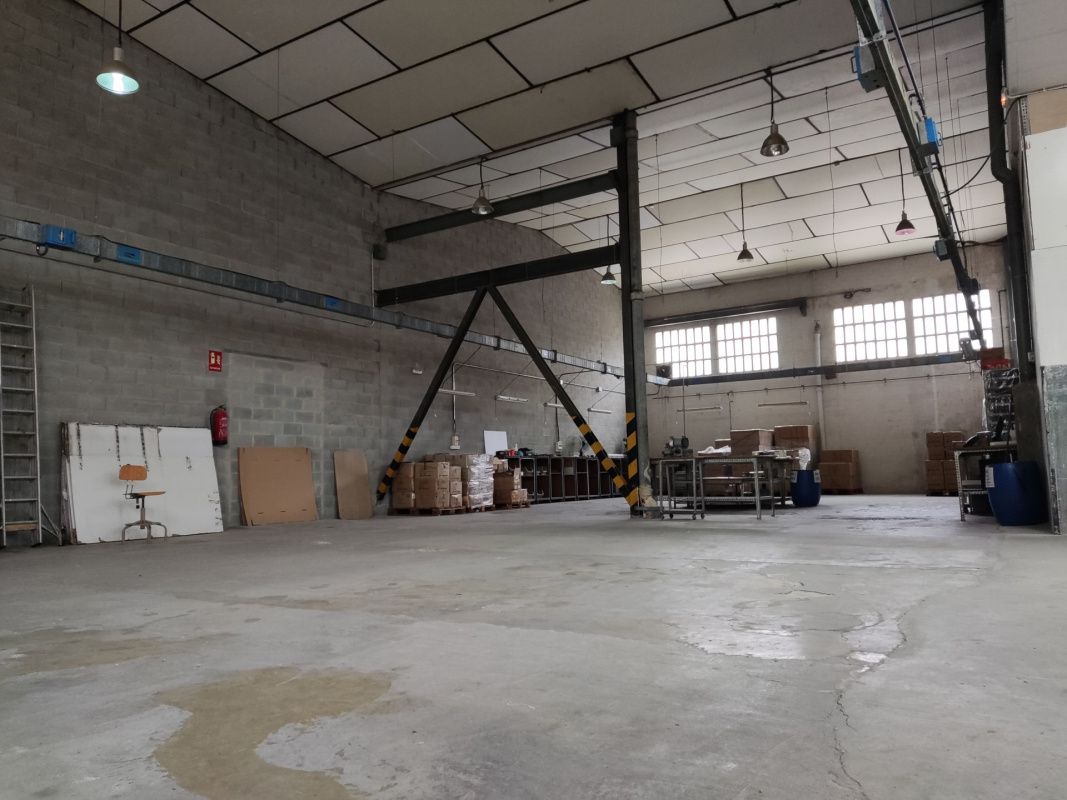 Industrial in Barcelona, Spain, 1 515 sq.m - picture 1