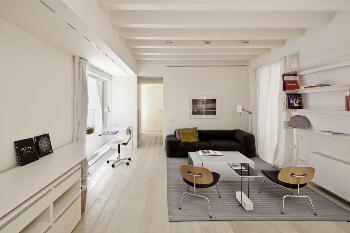 Flat in Barcelona, Spain, 100 sq.m - picture 1