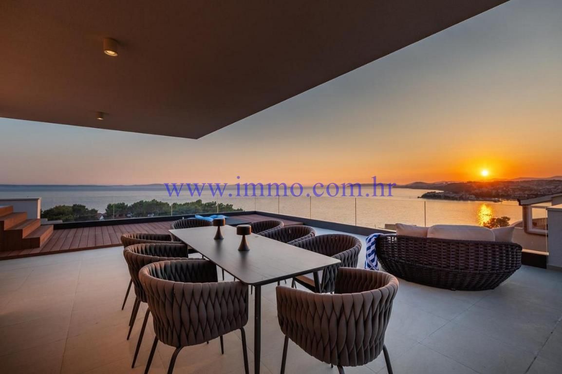 Villa en Split, Croacia, 390 m2 - imagen 1