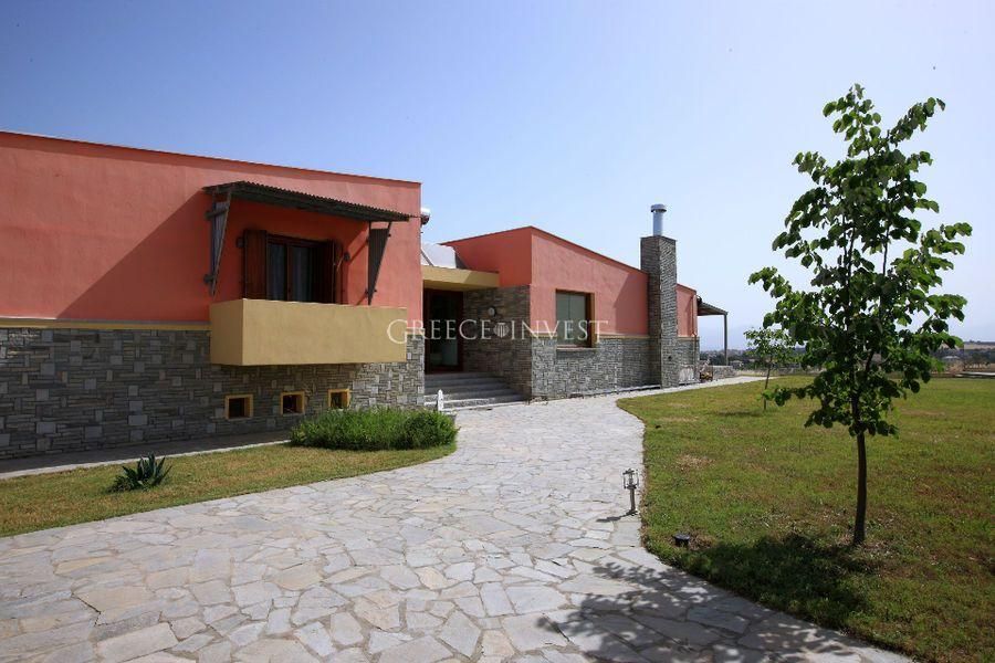 Villa in Thessaloniki, Greece, 300 sq.m - picture 1