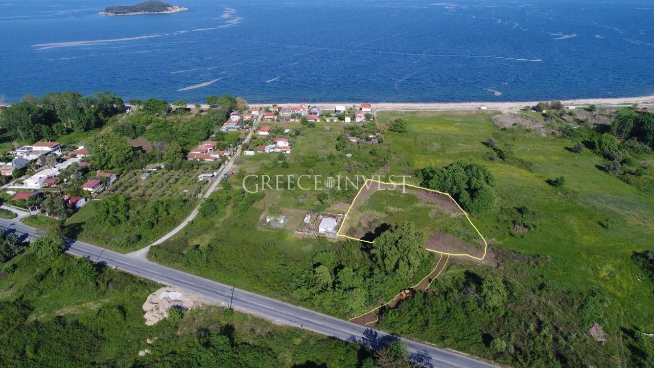 Land in Chalkidiki, Greece, 4 010 sq.m - picture 1