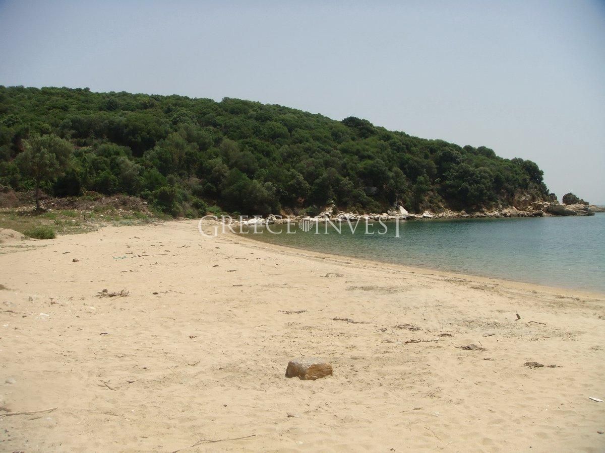 Land in Chalkidiki, Greece, 1 000 000 sq.m - picture 1