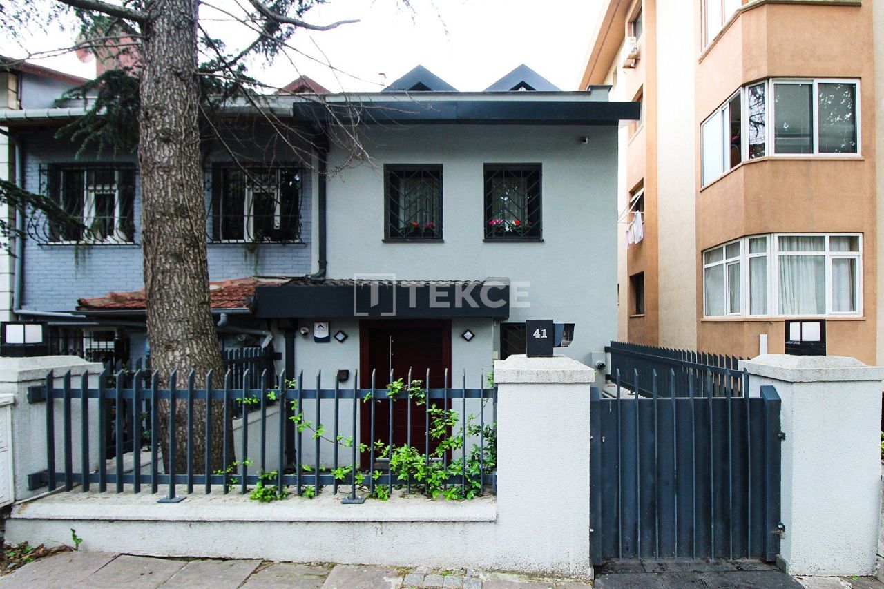 Villa in Istanbul, Turkey, 350 sq.m - picture 1
