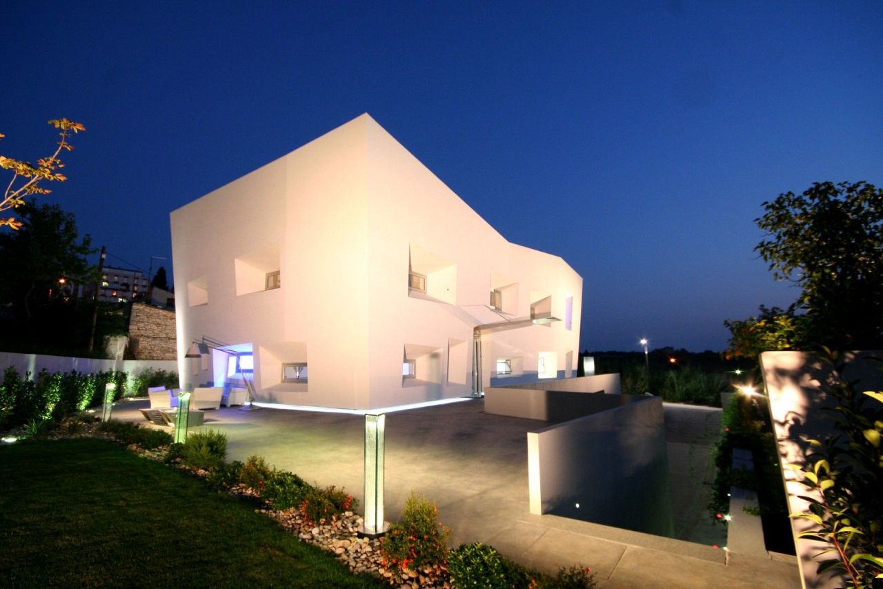 House in Pula, Croatia, 675 sq.m - picture 1