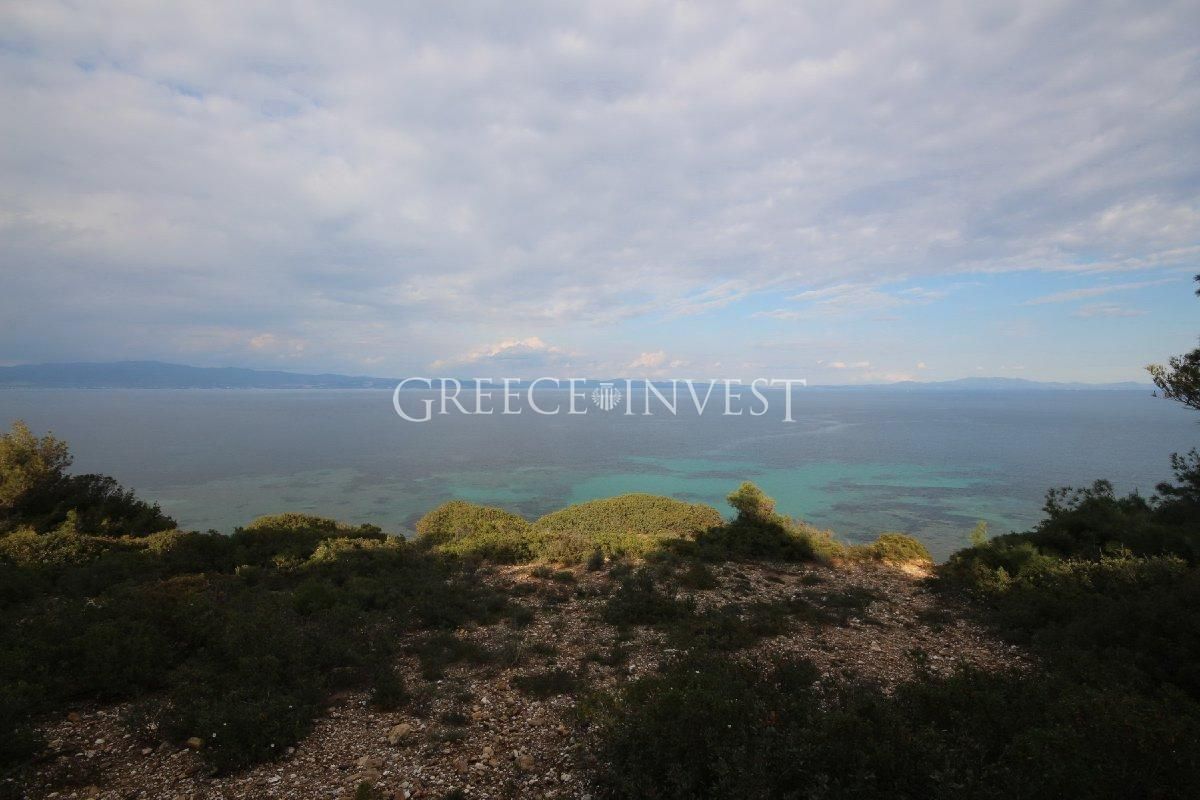 Land in Chalkidiki, Greece, 9 000 sq.m - picture 1