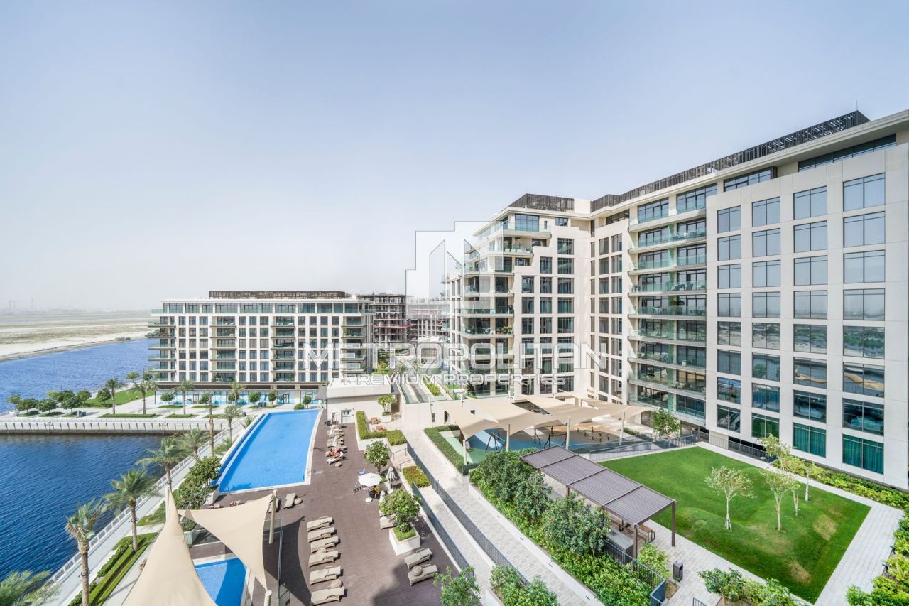 Apartment in Dubai, UAE, 69 sq.m - picture 1