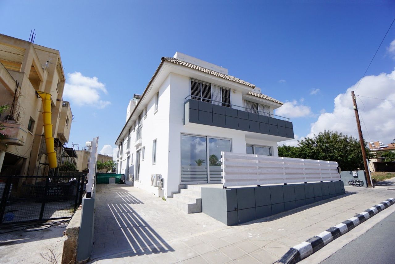 Apartment in Paphos, Cyprus, 122 sq.m - picture 1