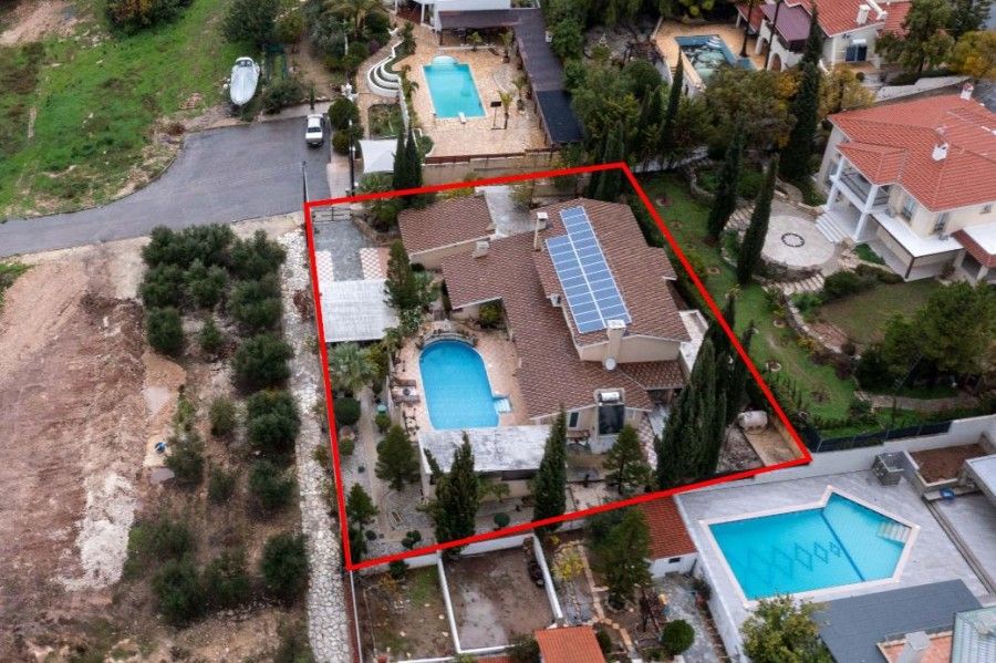 Villa in Paphos, Cyprus, 283 sq.m - picture 1